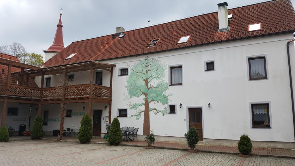 Pension U Dubu Frantiskovy Lazne Bagian luar foto