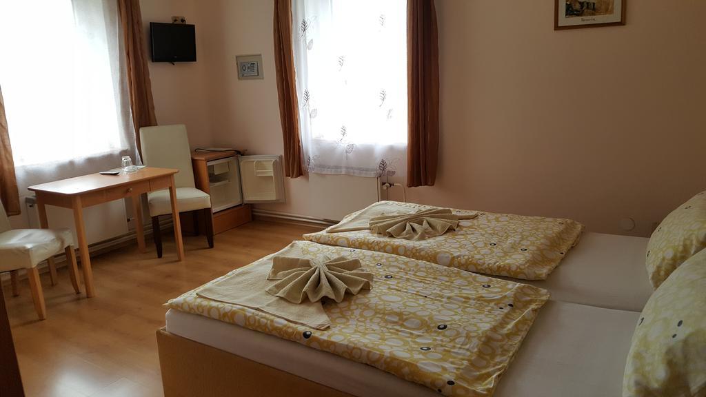 Pension U Dubu Frantiskovy Lazne Bagian luar foto